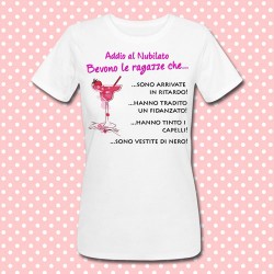 T-shirt gioco per Addio al Nubilato, gioco alcolico divertente per sposa ed amiche "Bevono le ragazze che..." (cocktail rosa)