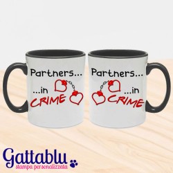 Set 2 tazze di coppia "Partners in crime" manette a forma di cuore, San Valentino, nere