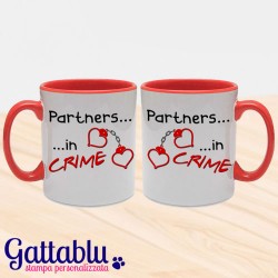 Set 2 tazze di coppia "Partners in crime" manette a forma di cuore, San Valentino, rosse
