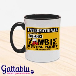 Tazza color "International Zombie Hunting Permit", permesso di caccia agli zombie!