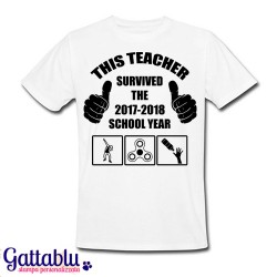 T-shirt uomo "This teacher survived the school year"PERSONALIZZATA CON ANNO IN CORSO! Idea regalo per insegnante!
