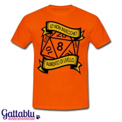 T-shirt uomo "Io non invecchio, aumento di livello", dado d20 Dungeons&Dragons inspired - arancione
