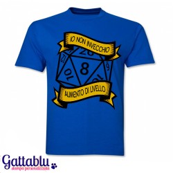 T-shirt uomo "Io non invecchio, aumento di livello", dado d20 Dungeons&Dragons inspired - blu
