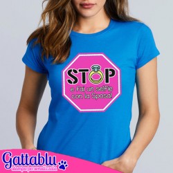 T-shirt donna Stop e fai un selfie con la sposa! Idea divertente Addio al Nubilato! Blu royal!