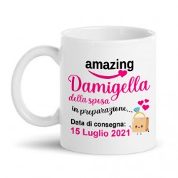 Tazza mug 11 oz Amazing Damigella della sposa, personalizzata con data delle nozze, nubilato!
