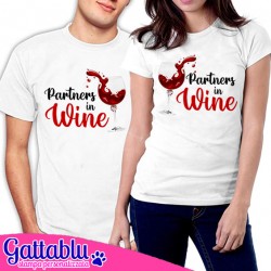 T-shirt di coppia lui e lei Partners in Wine, parodia Crime versione degustazione vino! Calici di rosso!