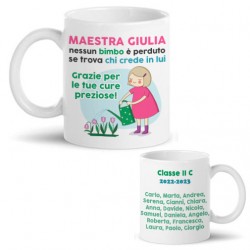 Tazza mug 11 oz Grazie maestra per le tue cure preziose, personalizzata con nome, classe, anno scolastico, nomi studenti! 